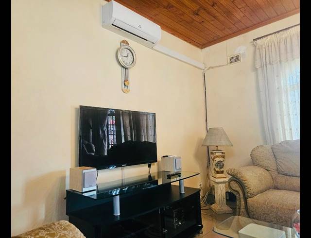 3 BEDROOM HOUSE TO LET IN SHALLCROSS